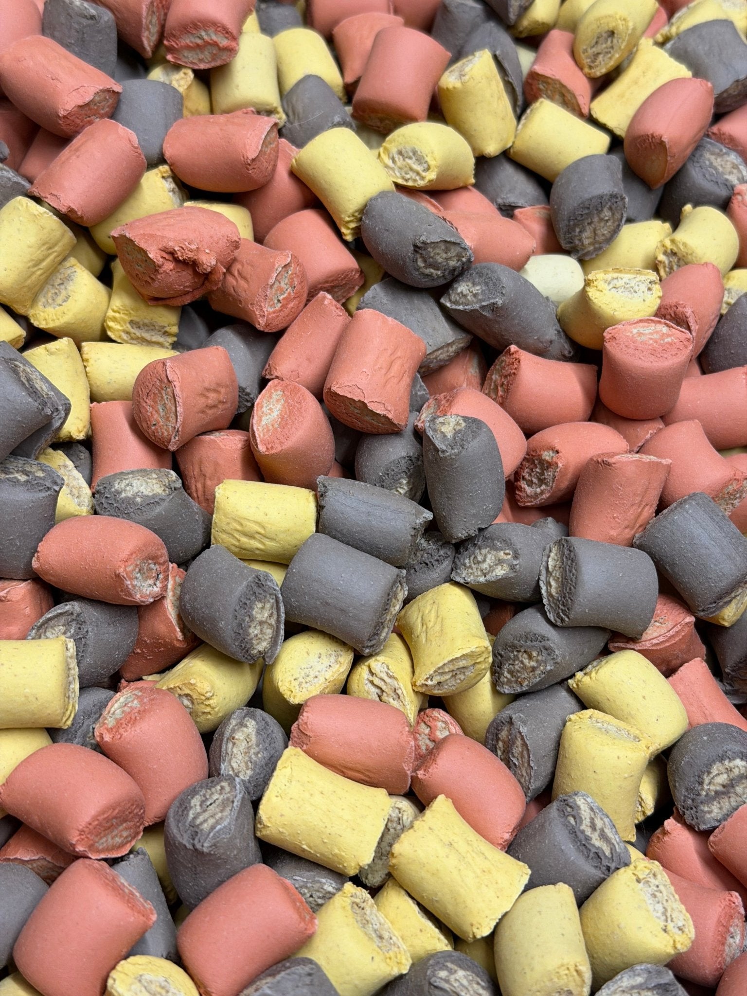 Mini mergshapes 1 kg - Kleine Gevulde Hondenkoekjes Mix - WicoTreats
